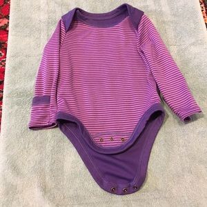 Patagonia onesie, size 12-18m